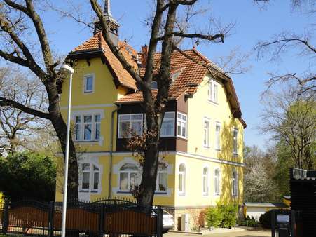 seitliche Sicht - Einfamilienhaus in 08523 Plauen mit 251m² kaufen