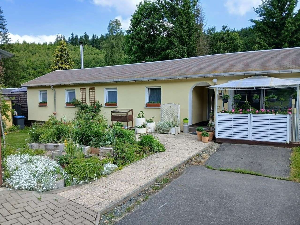 Titelbild Titelbild - Bungalow in 08262 Muldenhammer mit 90m² kaufen
