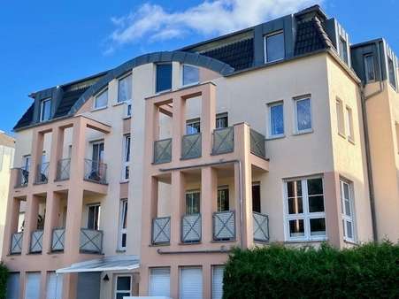 Straßenansicht - Etagenwohnung in 08209 Auerbach mit 55m² kaufen