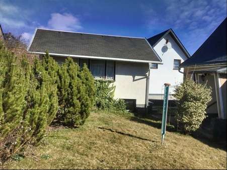 Garage mit Keller - Einfamilienhaus in 08223 Falkenstein mit 120m² kaufen