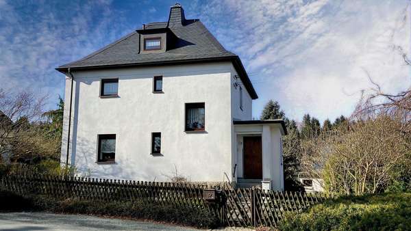Vorderansicht - Einfamilienhaus in 08223 Falkenstein mit 130m² kaufen