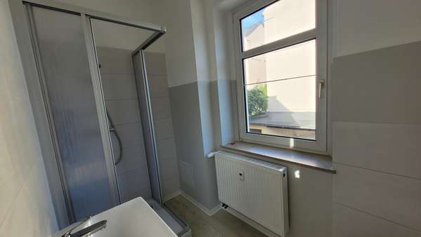 Bad 2. OG W2 Bad 2. OG W2 - Mehrfamilienhaus in 08523 Plauen mit 241m² kaufen