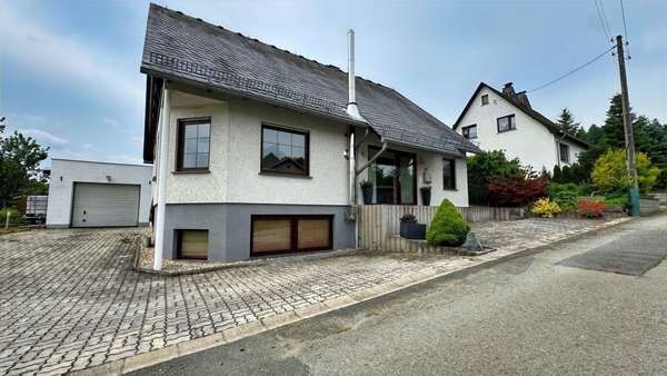 Außenansicht / Straßenansicht Außenansicht / Straßenansicht - Einfamilienhaus in 08239 Trieb mit 134m² kaufen