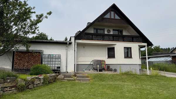 Giebelseite Giebelseite - Einfamilienhaus in 08239 Trieb mit 134m² kaufen