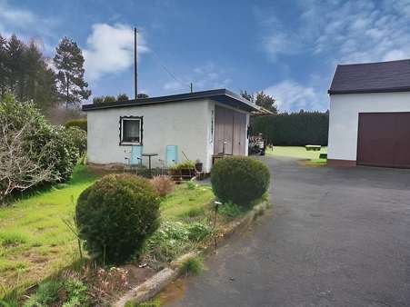 Garage mit Werkstatt - Doppelhaushälfte in 08606 Oelsnitz mit 94m² kaufen