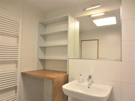 Bad mit Einbaumöbel - Maisonette-Wohnung in 08523 Plauen mit 87m² kaufen
