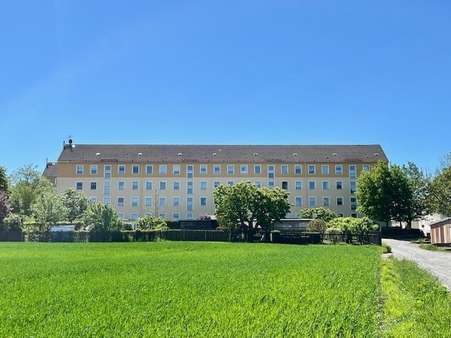 Hausansicht Hausansicht - Etagenwohnung in 08496 Neumark mit 52m² kaufen