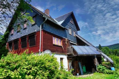 Gartenansicht - Zweifamilienhaus in 08248 Klingenthal mit 200m² kaufen