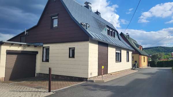 Straßenansicht - Einfamilienhaus in 08248 Klingenthal mit 117m² kaufen