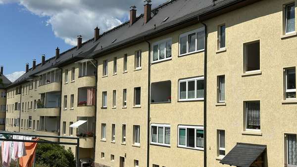 Rückansicht Rückansicht - Etagenwohnung in 08228 Rodewisch mit 92m² kaufen