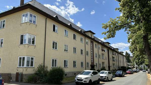 Straßenansicht Straßenansicht - Etagenwohnung in 08228 Rodewisch mit 92m² kaufen