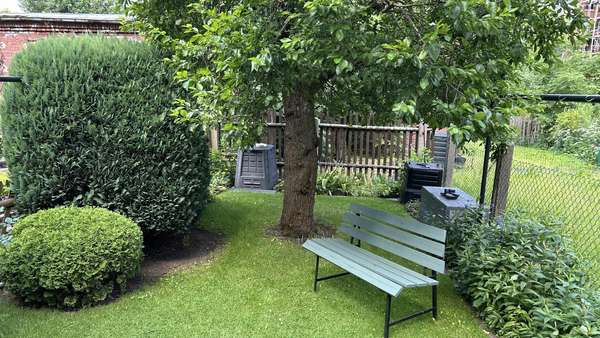 Gepflegter Gartenbreich - Zweifamilienhaus in 08223 Falkenstein mit 160m² kaufen
