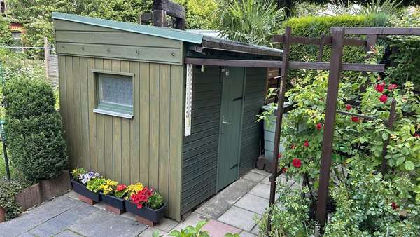 Kleines Gartenhaus - Zweifamilienhaus in 08223 Falkenstein mit 160m² kaufen