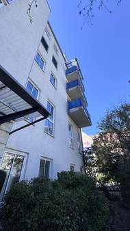 hintere Ansicht auf Balkon hintere Ansicht auf Balkon - Etagenwohnung in 08525 Plauen mit 75m² kaufen