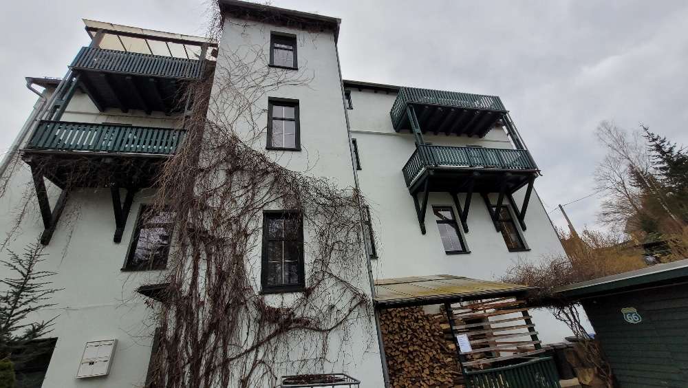 Rückansicht m.Balkonen Bj.2000 - Mehrfamilienhaus in 08543 Pöhl mit 262m² kaufen