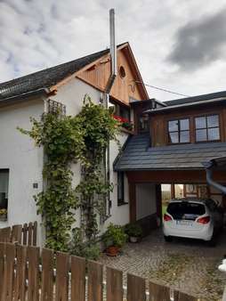 Zufahrt / Carport Zufahrt / Carport - Zweifamilienhaus in 08527 Plauen mit 190m² kaufen