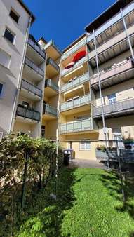 hintere Ansicht Balkone hintere Ansicht Balkone - Etagenwohnung in 08525 Plauen mit 75m² kaufen
