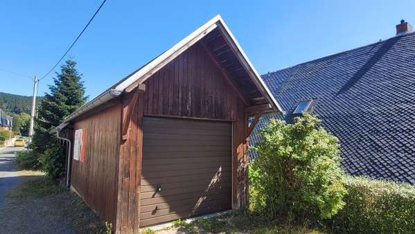 Garage und Carport - Mehrfamilienhaus in 08248 Klingenthal mit 200m² kaufen
