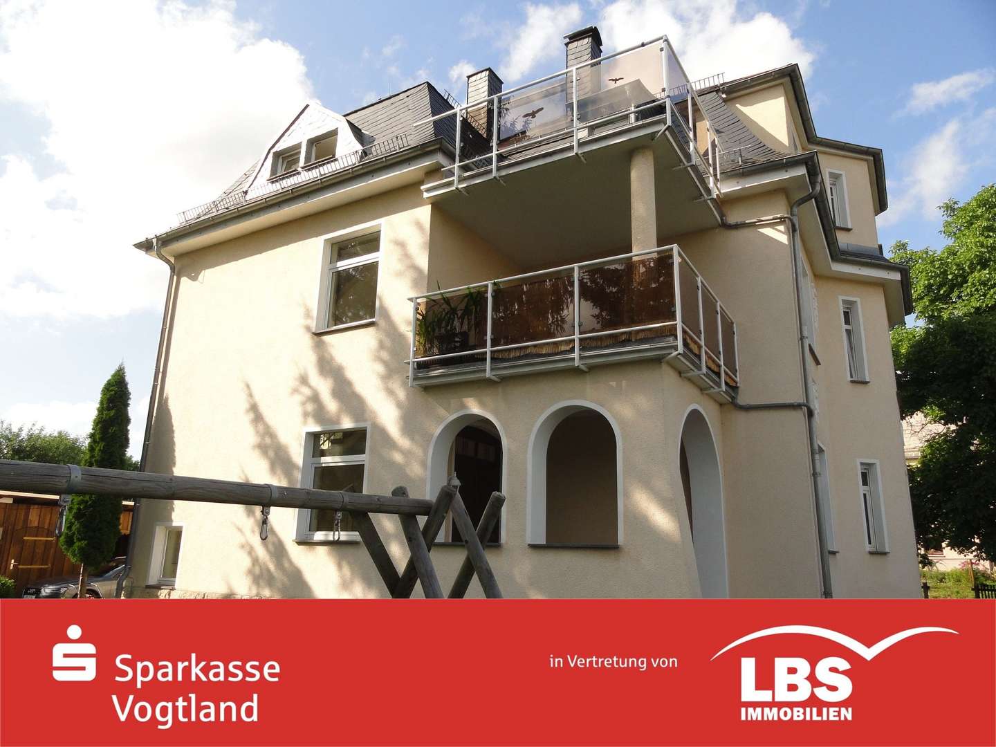 seitlicher Blick - Zweifamilienhaus in 08539 Schönberg mit 384m² kaufen
