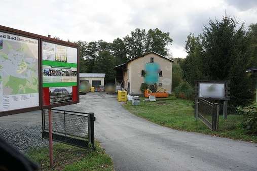 Blick von der Straße aus - Grundstück in 08648 Bad Brambach mit 4700m² kaufen