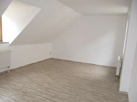 IMG_2037_klein - Dachgeschosswohnung in 08209 Auerbach mit 64m² mieten