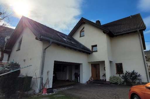 Innenhofansicht  - Zweifamilienhaus in 08209 Auerbach mit 205m² kaufen