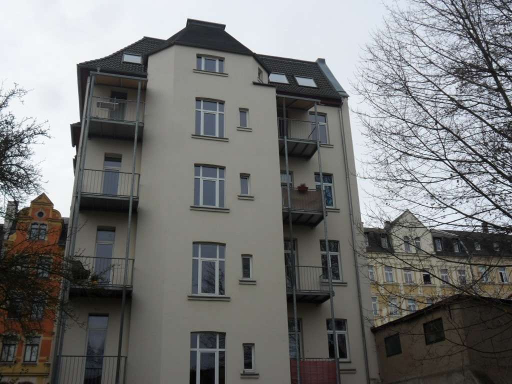 Gebäude Rückansicht - Etagenwohnung in 08523 Plauen mit 50m² kaufen