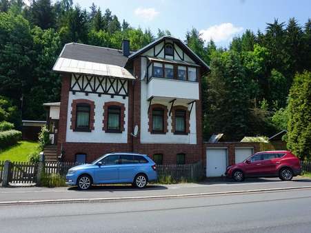 Straßenansicht - Zweifamilienhaus in 08626 Adorf mit 120m² kaufen