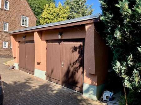 Zwei Garagen - Doppelhaushälfte in 08485 Lengenfeld mit 107m² kaufen