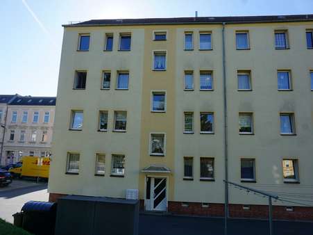 Rückseite  - Etagenwohnung in 08606 Oelsnitz mit 62m² kaufen