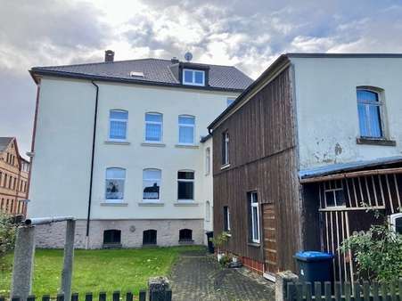 Rückansicht mit Anbau - Mehrfamilienhaus in 08261 Schöneck mit 216m² kaufen