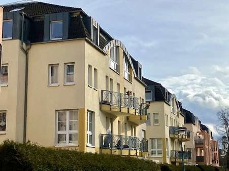 Straßenansicht - Dachgeschosswohnung in 08209 Auerbach mit 52m² kaufen