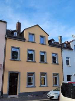 Hausansicht Straße - Zweifamilienhaus in 08523 Plauen mit 271m² kaufen