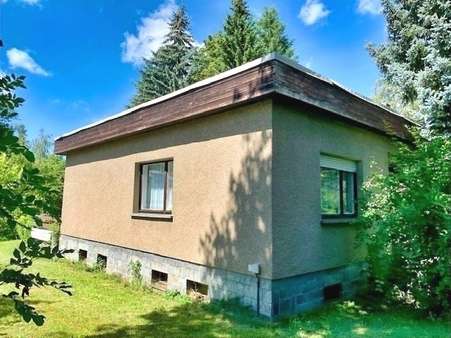 Hausansicht - Bungalow in 08468 Reichenbach mit 99m² kaufen