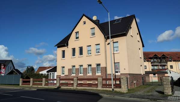 Mehrfamilienhaus in 04827 Machern mit 298m² kaufen