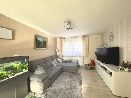 Modernisiertes Zuhause mit Gartenidylle!