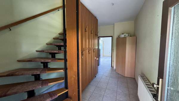 Flur EG - Doppelhaushälfte in 15848 Friedland mit 128m² kaufen