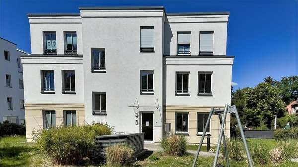 Ansicht Ost - Erdgeschosswohnung in 13089 Berlin mit 94m² kaufen