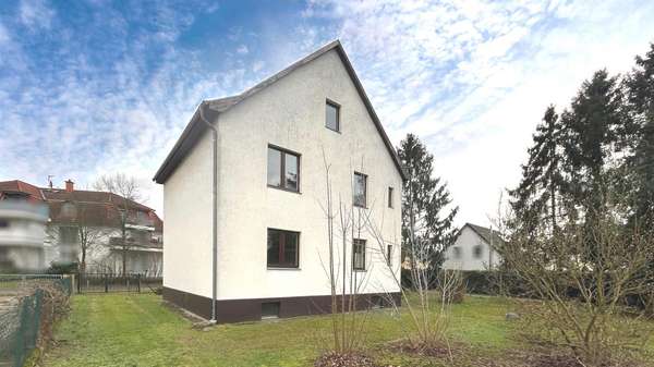 Aussenansicht - Zweifamilienhaus in 15370 Petershagen mit 145m² kaufen