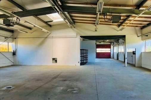 Produktionshalle - Lager in 15344 Strausberg mit 2436m² als Kapitalanlage kaufen