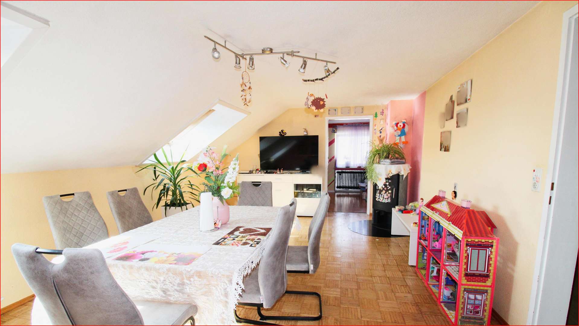 Wohnzimmer Wohnzimmer - Dachgeschosswohnung in 89165 Dietenheim mit 91m² kaufen