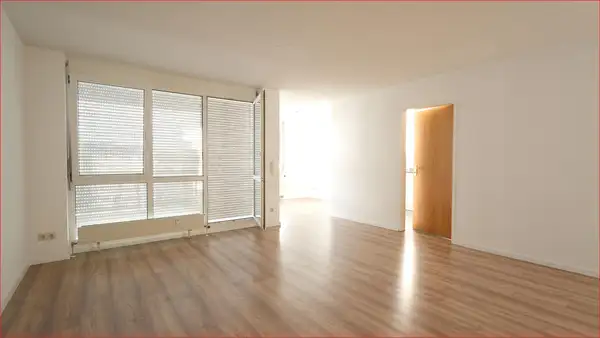 **Moderne 3-Zimmer-Wohnung mit Balkon, TG-Stellplatz in zentraler Lage in Biberach**