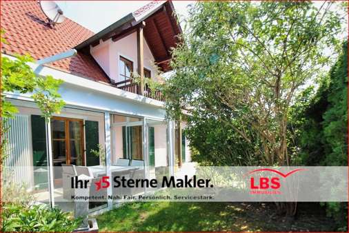 Blick vom Garten in den Winter - Einfamilienhaus in 86500 Kutzenhausen mit 200m² kaufen