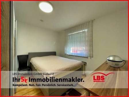 Schlafzimmer EG - Zweifamilienhaus in 88477 Schwendi mit 166m² kaufen