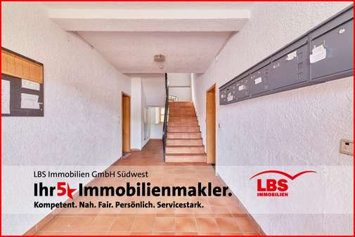 Treppenhaus Eingangsbereich - Mehrfamilienhaus in 67821 Alsenz mit 586m² kaufen