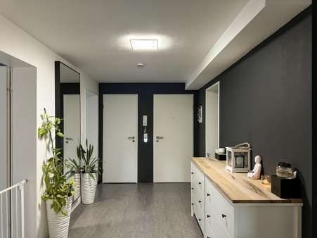 Flur - Souterrain-Wohnung in 79312 Emmendingen mit 102m² kaufen