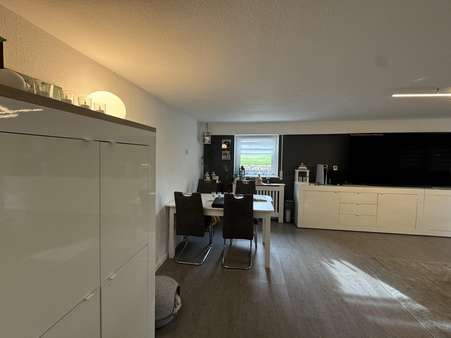 Wohnzimmer - Souterrain-Wohnung in 79312 Emmendingen mit 102m² kaufen