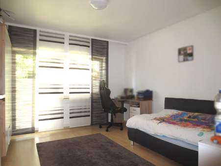 Zimmer - Erdgeschosswohnung in 72202 Nagold mit 82m² kaufen