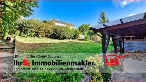 Garten hinter dem Haus - Doppelhaushälfte in 75181 Pforzheim mit 136m² kaufen
