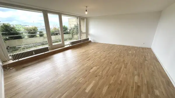 3,5-Zimmer-Wohnung mit zwei Balkonen und TG-Stellplatz!